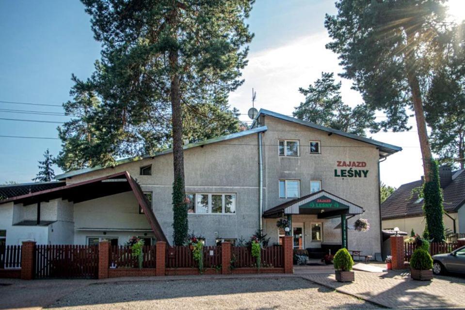 Zajazd Lesny Tuszyn Exterior photo
